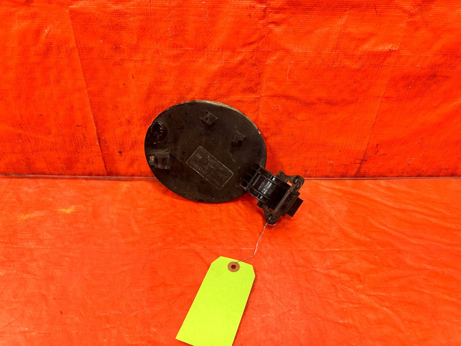 05 07 INFINITI G35 COUPE   FUEL LID / GAS CAP COVER BLACK COLOR   OEM #2981