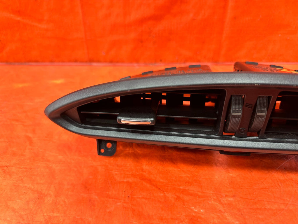 13 20 SUBARU BRZ   DASHOBOARD DASH BOARD CENTER AC VENT   OEM #2922