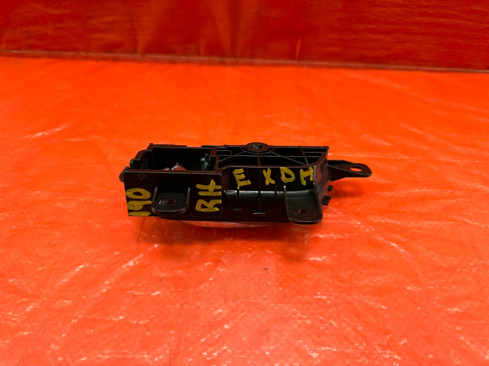 08 15 INFINITI G37 Q60 COUPE   PASSENGER RIGHT INTERIOR DOOR HANDLE   OEM #1908
