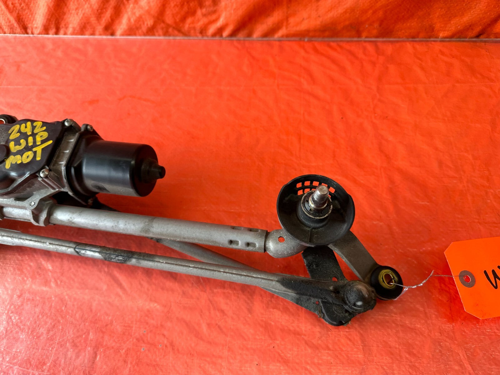 14 20 INFINITI Q50 & 17 20 Q60   WINDSHIELD WIPER MOTOR W/ LINKAGE   OEM #2423