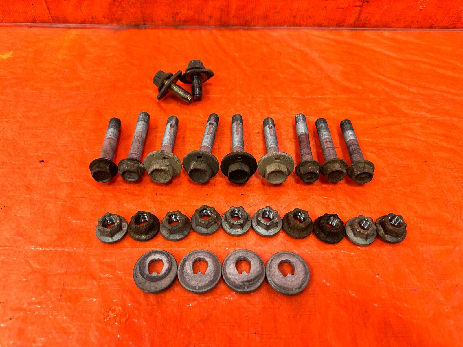 03 07 INFINITI G35 COUPE   REAR TRAILING ARM SPINDLE CAMBER CASTER BOLTS OEM 2980