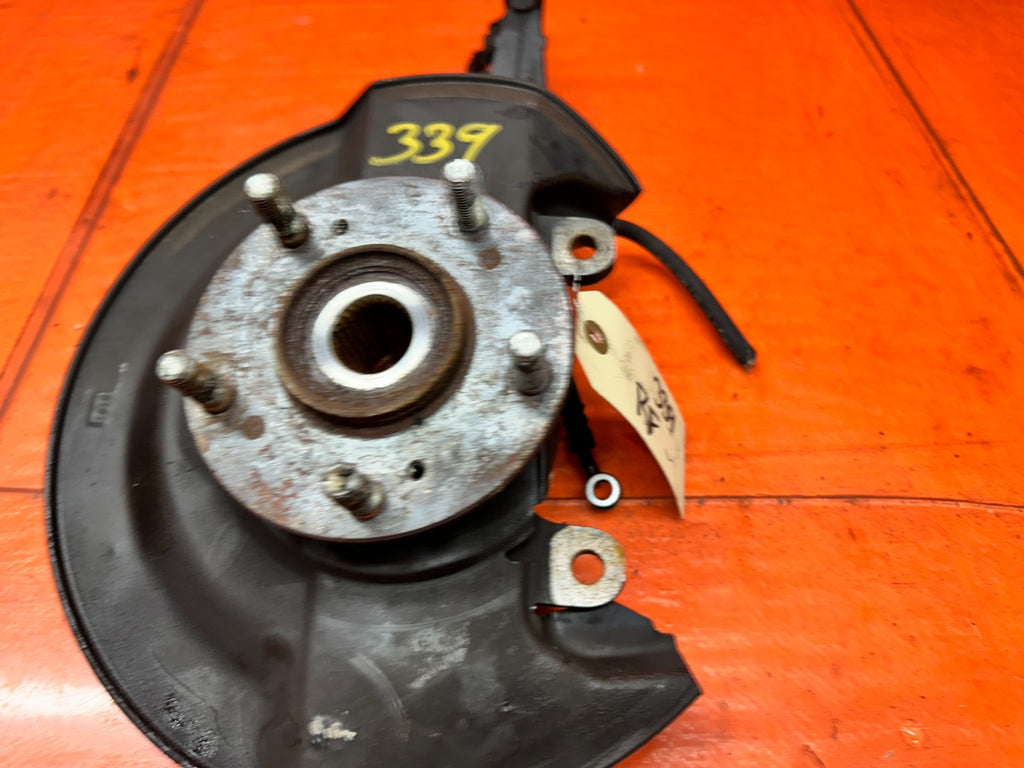 04-05 ACURA TSX 2.4L FRONT RIGHT PASSENGER SPINDLE KNUCKLE HUB OEM #3398