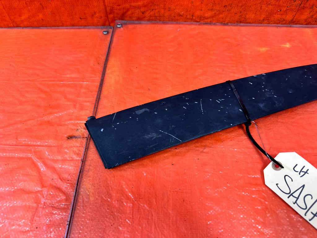 90 91 HONDA CIVIC HATCH   DRIVER LEFT DOOR SASH TRIM MOLDING STRIP B PILLAR 3271