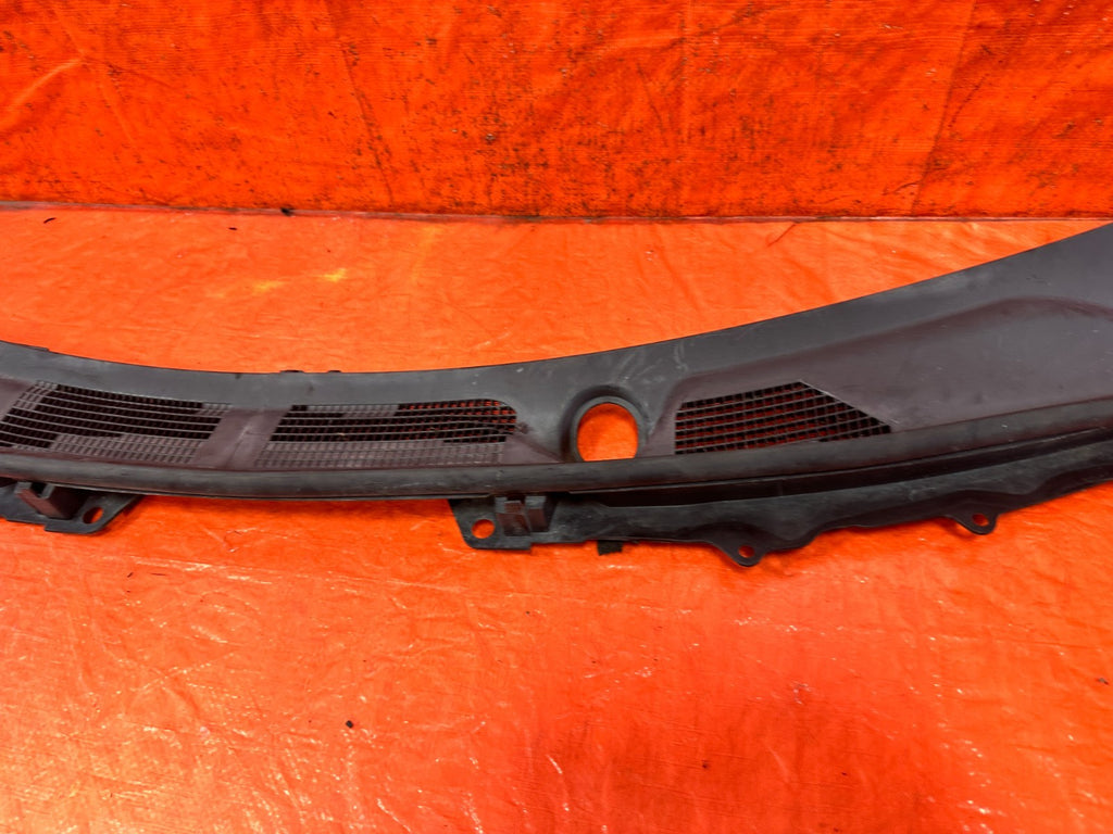 08 15 INFINITI G37 COUPE CONVERTIBLE WINDSHIELD WIPER COWL TRIM PLASTIC OEM 3293