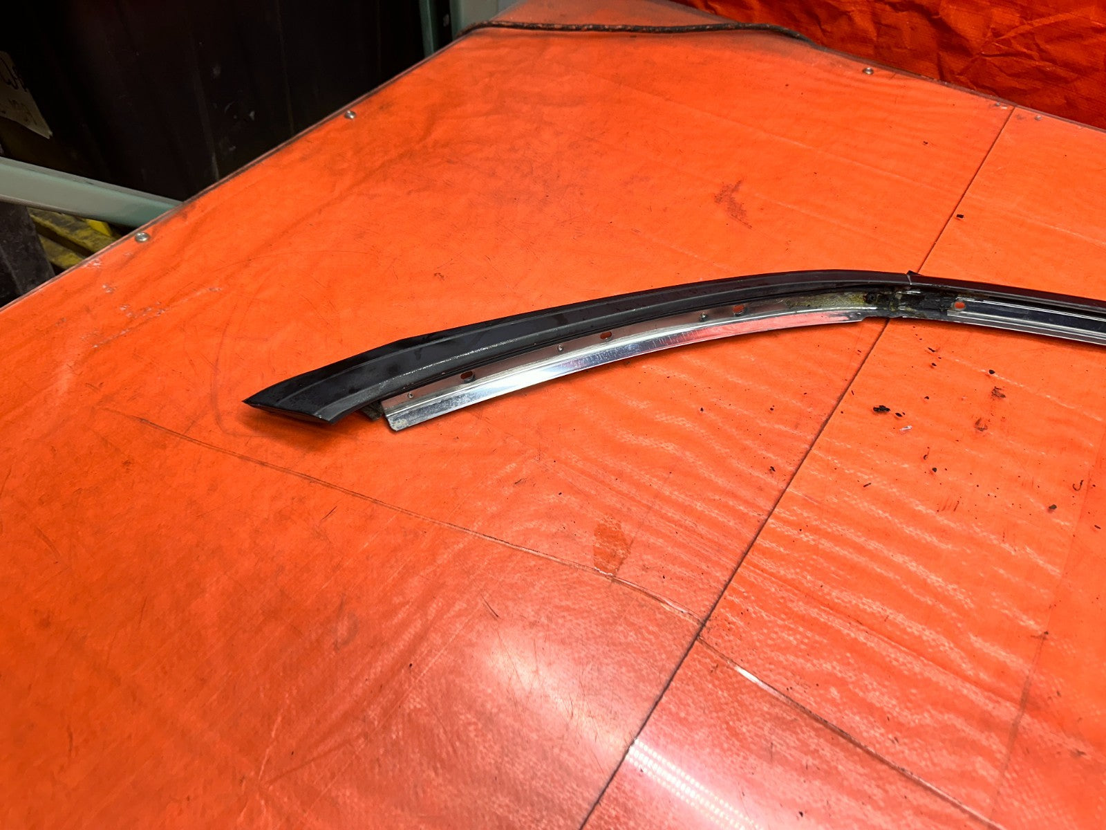 94-01 ACURA INTEGRA 4D RIGHT PASSENGER ROOF GLASS TRIM DRIP RETAINER OEM #3404