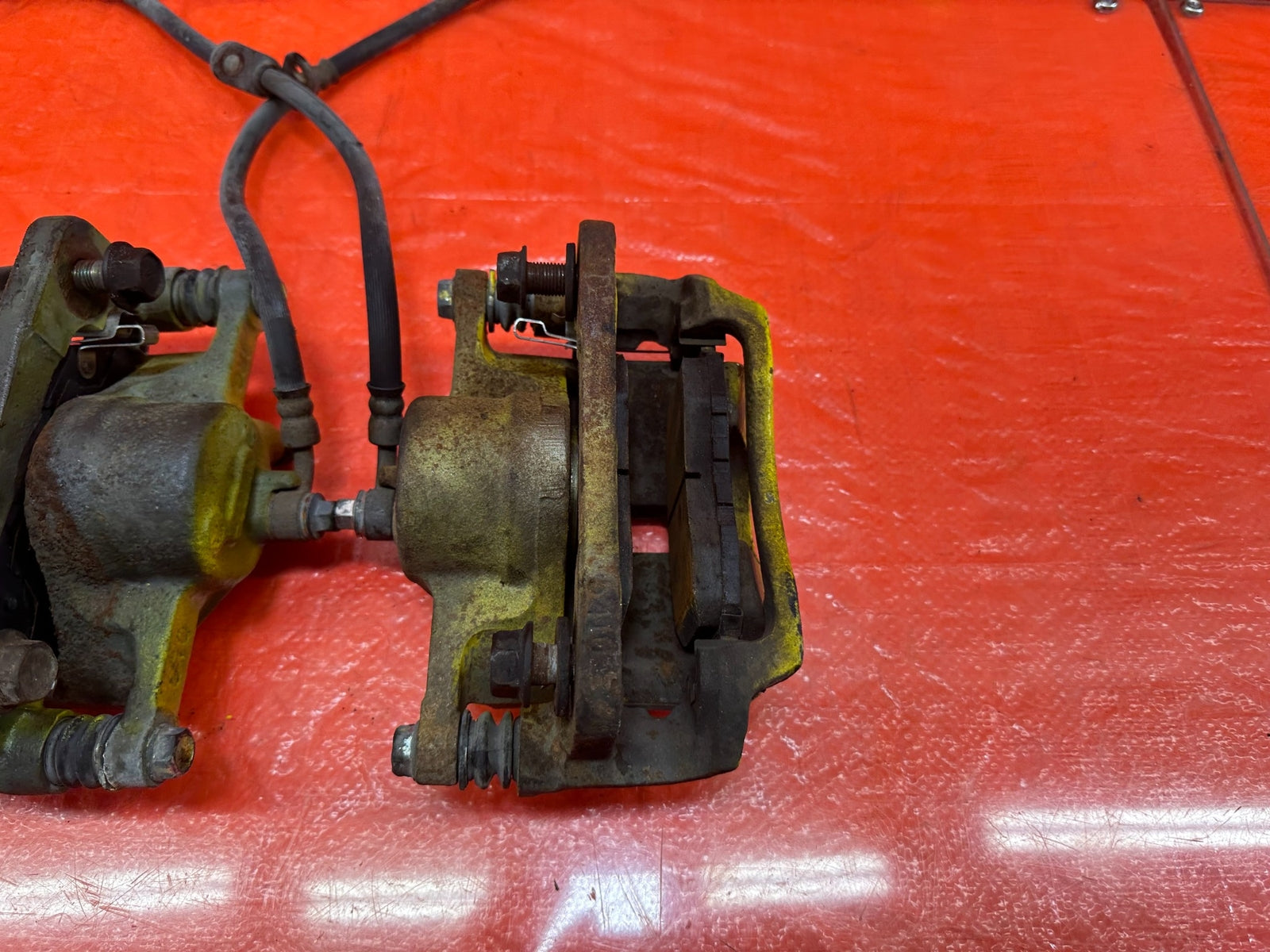 01 05 HONDA CIVIC EX MODEL LEFT AND RIGHT FRONT BRAKE CALIPERS OEM FACTORY #D1711