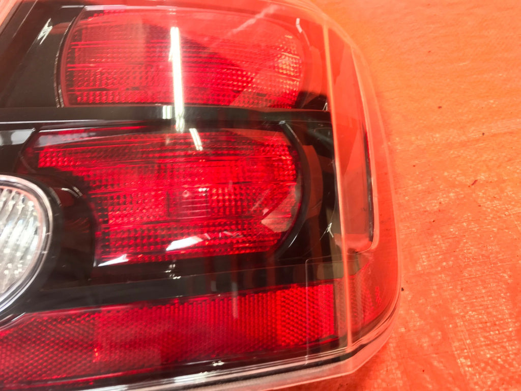OEM 2010 2011 2012 NISSAN SENTRA SE R SPEC V PASSENGER RIGHT TAIL LIGHT LAMP2