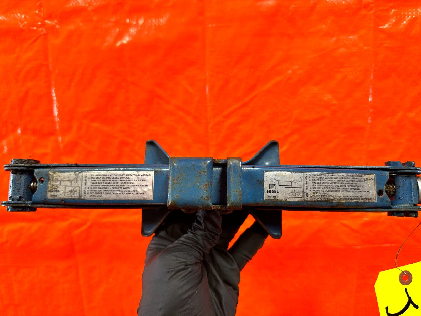 90 97 MAZDA MX 5 MIATA   SCISSOR JACK   BLUE IN COLOR   OEM FACTORY #2676