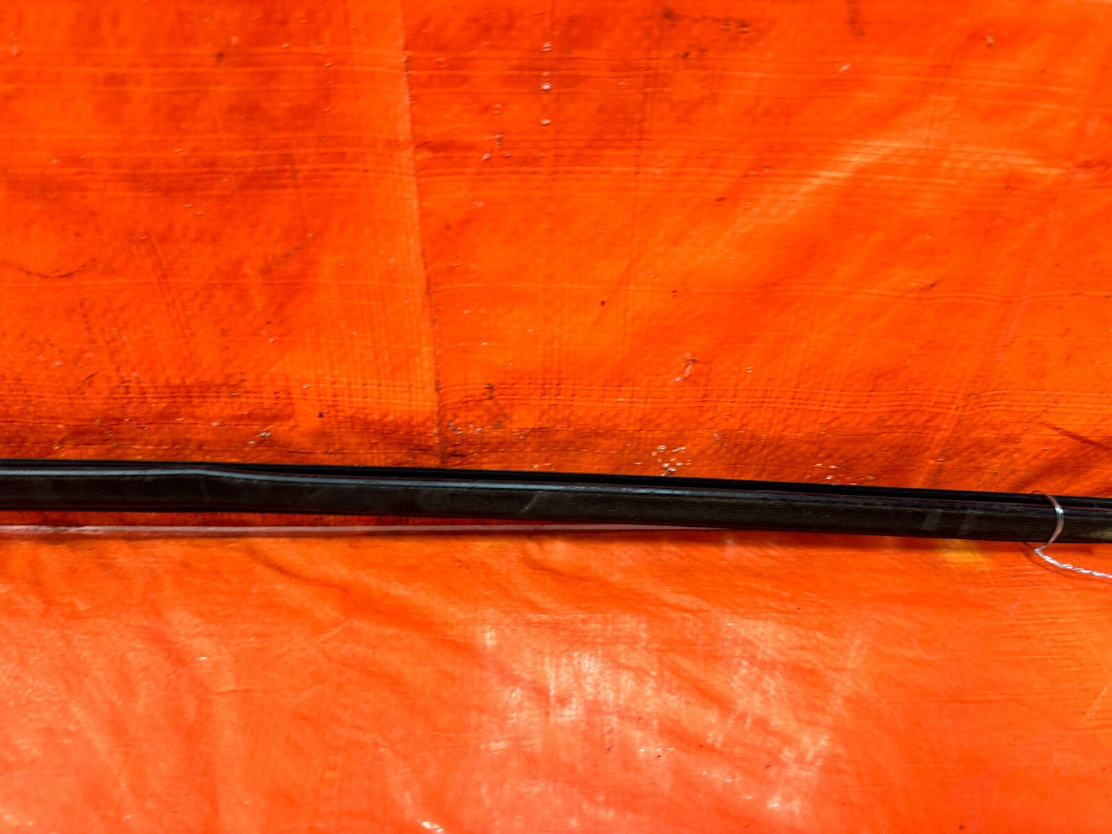 03 07 INFINITI G35 COUPE   PASSENGER RIGHT EXTERIOR WINDOW GLASS TRIM   OEM 2988