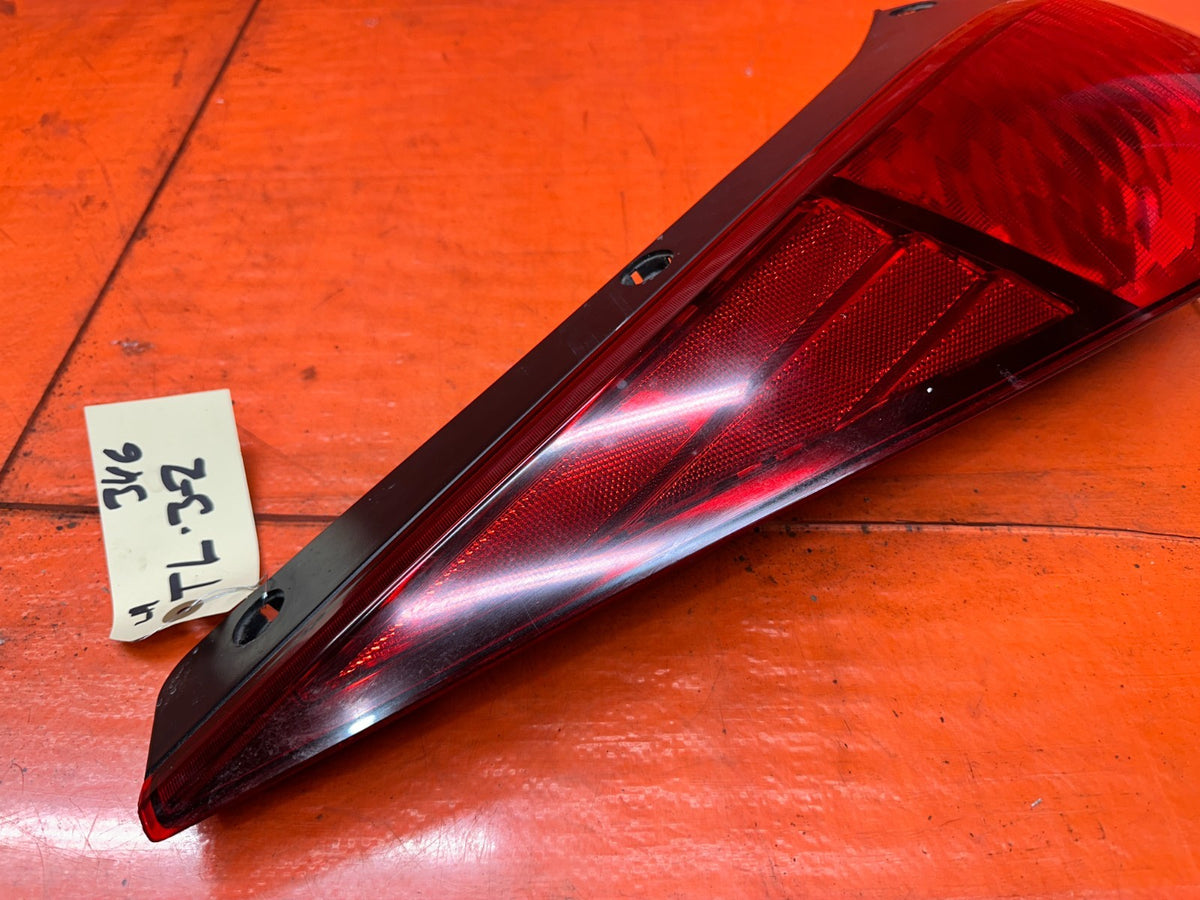 03-05 NISSAN 350Z 2D DRIVER LEFT REAR TAIL LIGHT LAMP ASSEMBLY OEM #3466