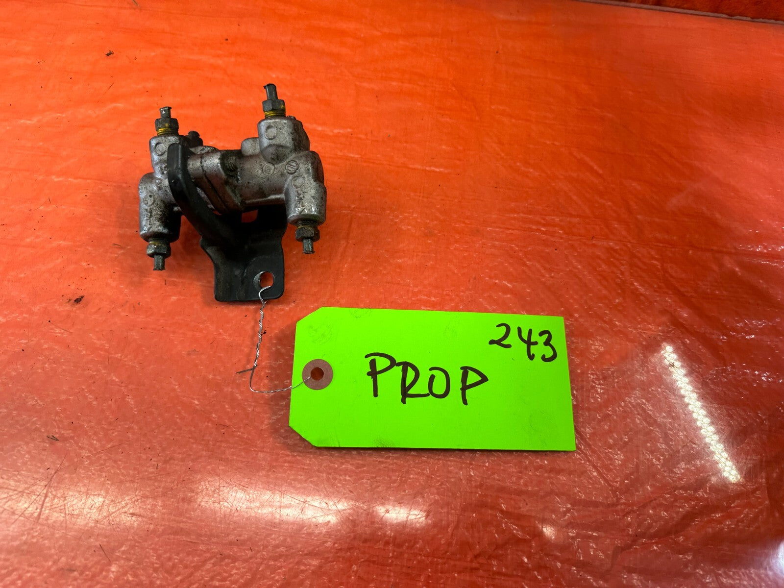 88 91 HONDA CRX DX HF   BRAKE PROPORTIONING VALVE PROP VALVE   OEM FACTORY #2432