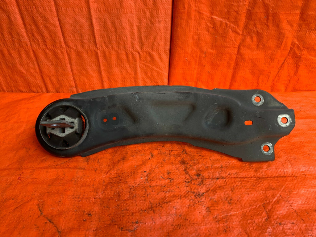 OEM 2015 15 MERCEDES BENZ CLA 250 4MATIC   PASSENGER RIGHT REAR TRAILING ARM0