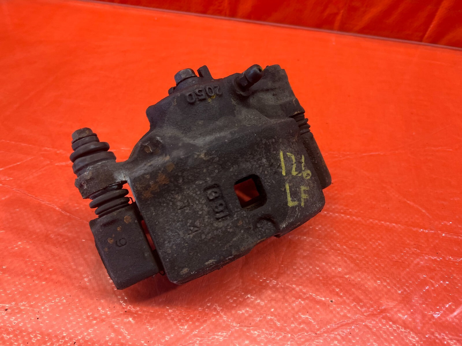 93 94 HONDA DEL SOL S   DRIVER LEFT FRONT BRAKE CALIPER   OEM FACTORY #125 5
