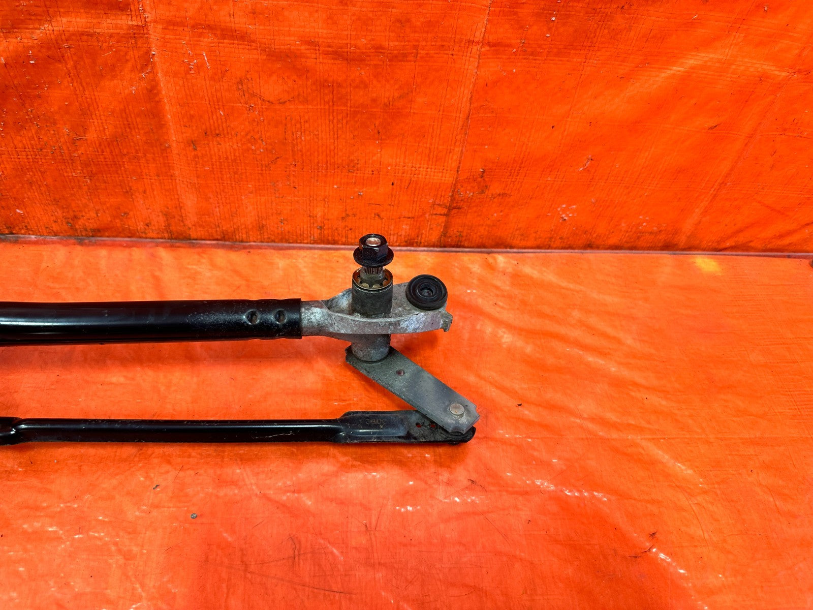 10 16 HYUNDAI GENESIS COUPE WINDSHIELD WIPER MOTOR W/ LINKAGE COMPLETE OEM 2997