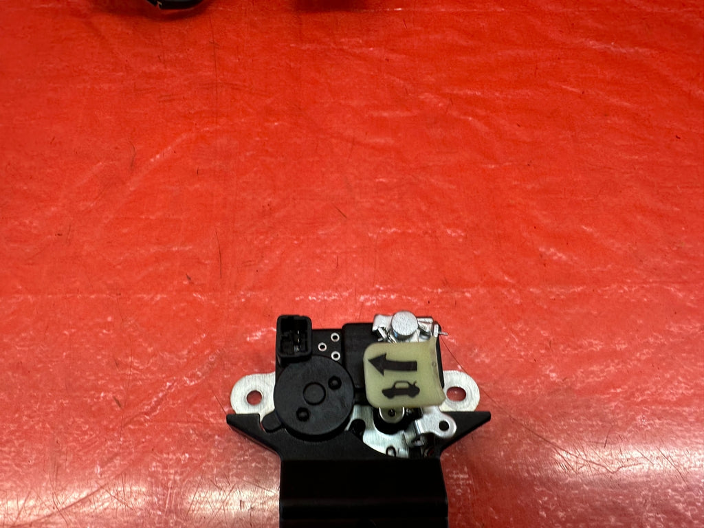 10 16 HYUNDAI GENESIS COUPE   TRUNK RELEASE LOCK LATCH ACTUATOR   OEM #2197