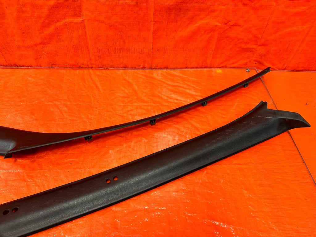 88 91 HONDA CRX DX   LEFT & RIGHT REAR A PILLARS   BLACK COLOR   OEM #2773