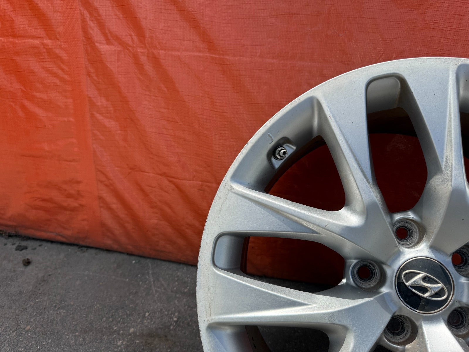 13 16 HYUNDAI GENESIS COUPE  REAR WHEEL RIM 18x8.5 +32   OEM FACTORY #326 37