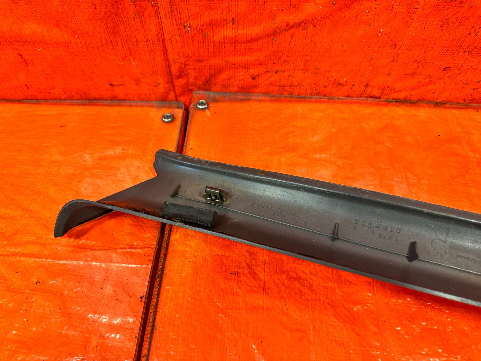 90 91 HONDA CIVIC HATCHBACK   LEFT & RIGHT A PILLARS   OEM 32519