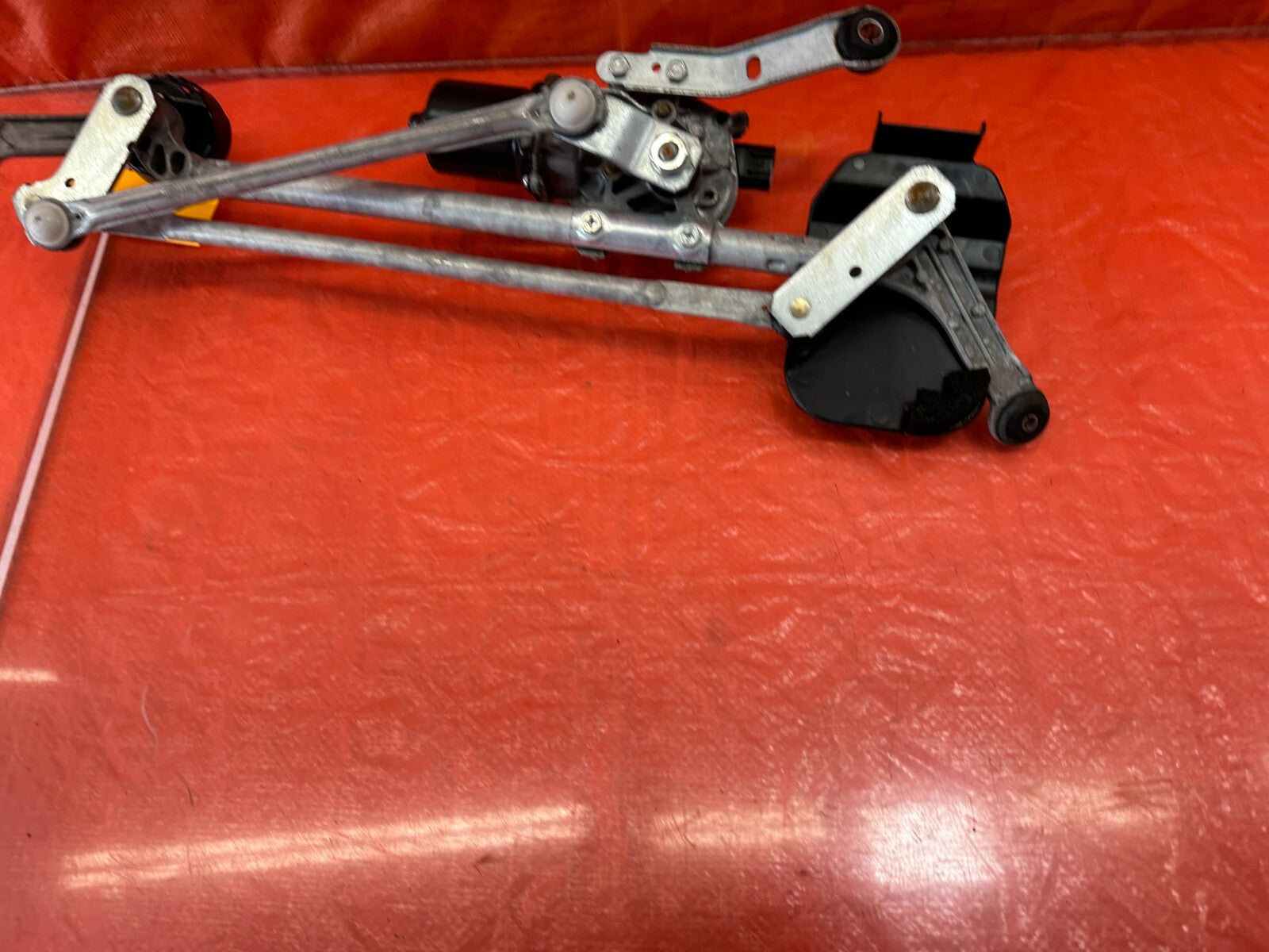 14 20 INFINITI Q50 & 17 20 Q60   WINDSHIELD WIPER MOTOR W/ LINKAGE   OEM #2226