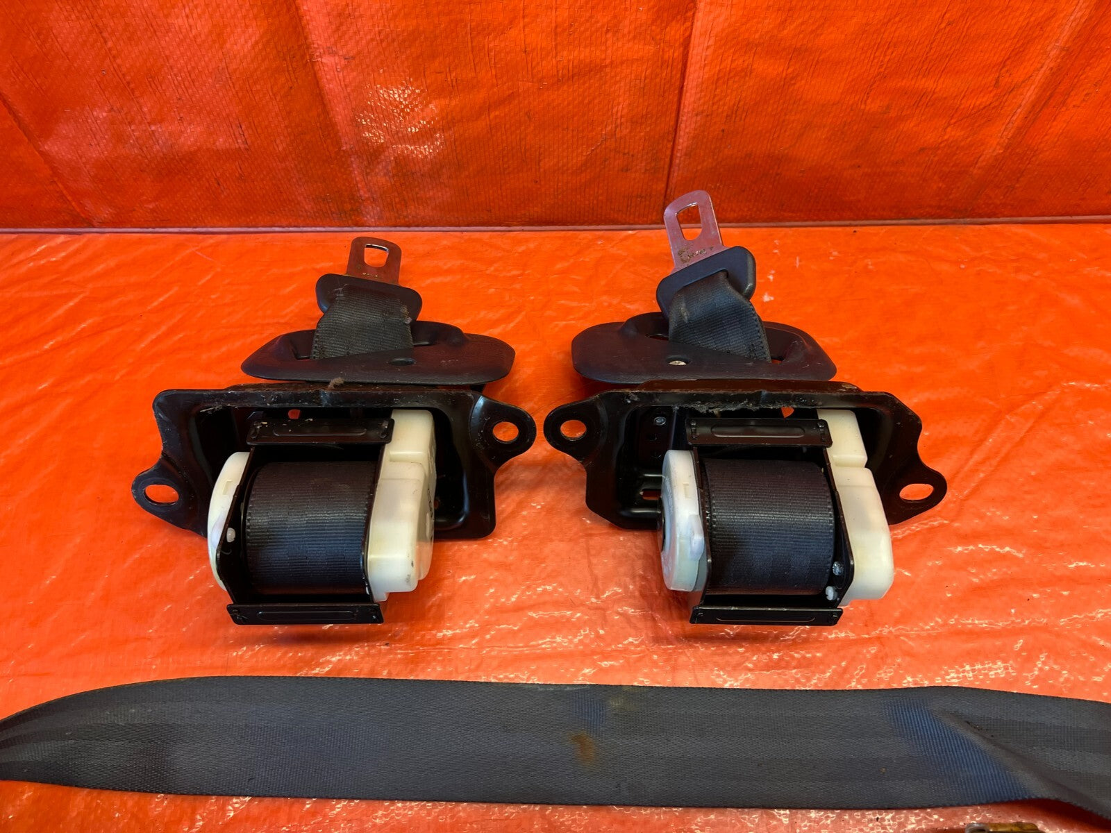 90 91 ACURA INTEGRA 2D   BLUE REAR SEAT BELT SET   LEFT & RIGHT SEAT BELTS   OEM12