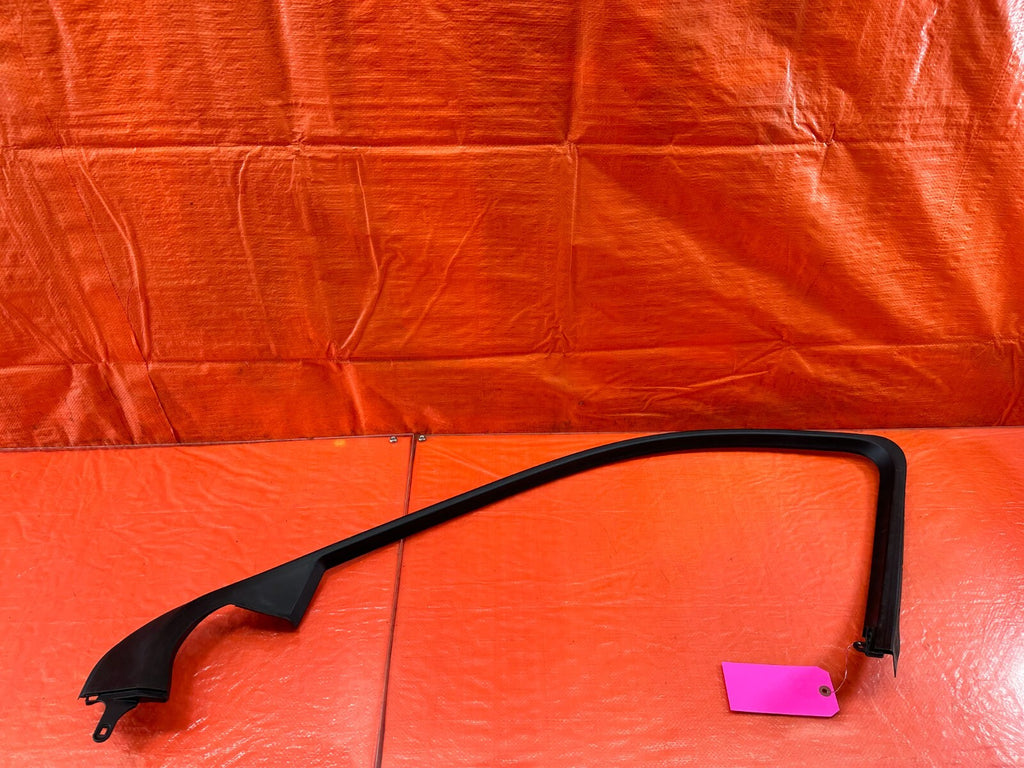04 08 ACURA TL   PASSENGER RIGHT FRONT   INTERIOR UPPER GLASS DOOR TRIM OEM 2340