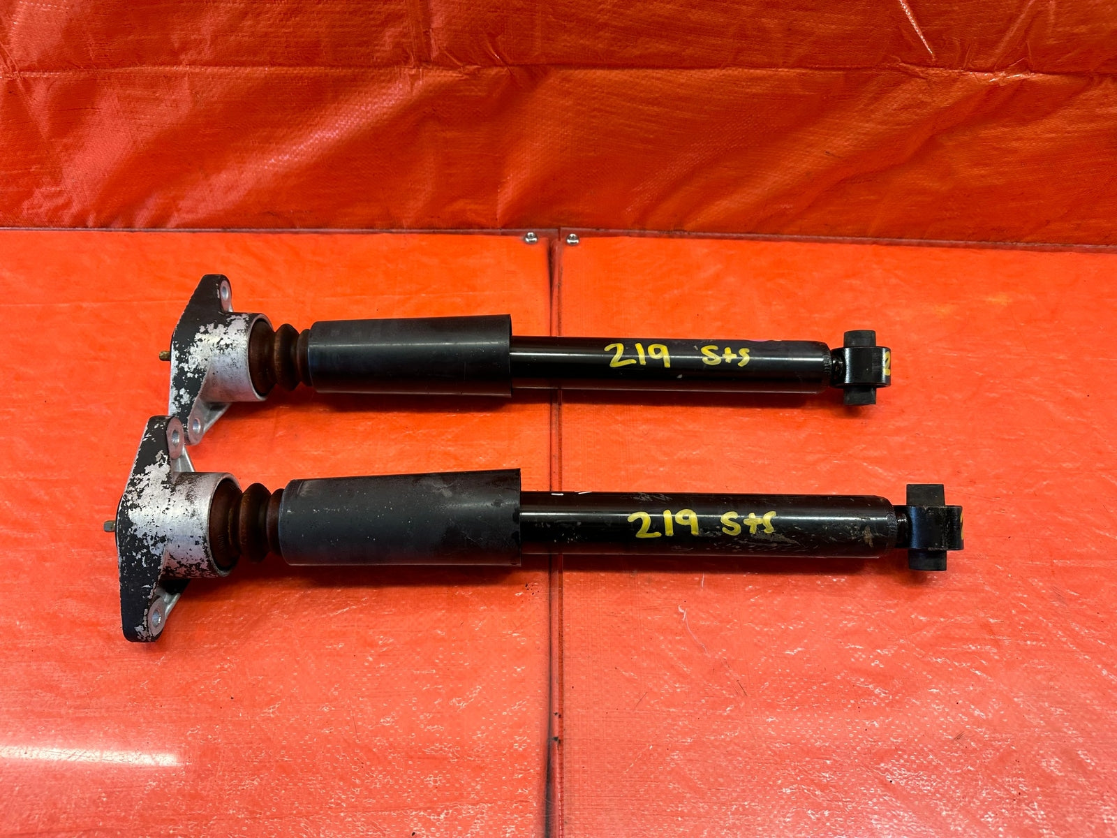 13 16 HYUNDAI GENESIS COUPE   LEFT AND RIGHT REAR SHOCK ABSORBERS SHOCKS OEM 2190