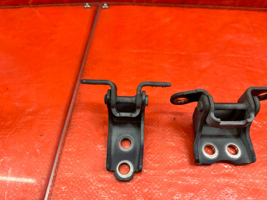 04 08 ACURA TSX   PASSENGER RIGHT FRONT DOOR HINGE SET UPPER LOWER   OEM #1966