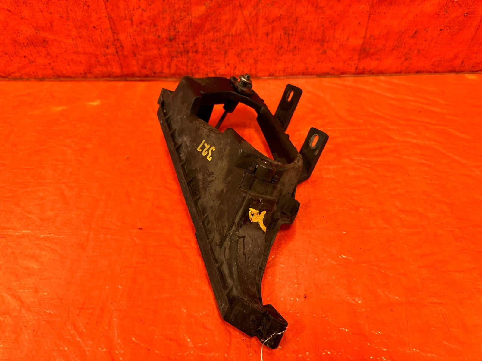 92 95 HONDA CIVIC   2D COUPE   DRIVER LEFT HEADLIGHT BRACKET HOUSING 3274