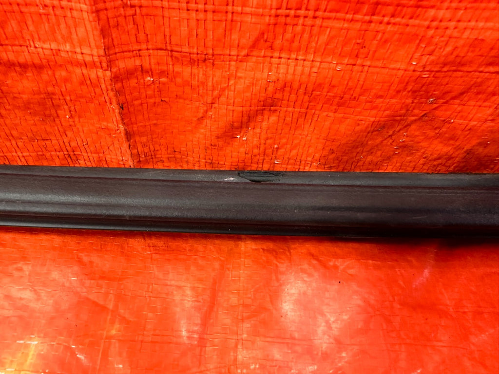 96 00 HONDA CIVIC COUPE & HATCH   DRIVER LEFT DOOR GLASS WINDOW SUB SEAL OEM 2877