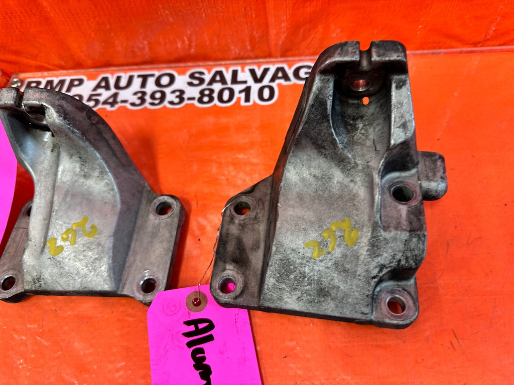 03 09 NISSAN 350Z   LEFT AND RIGHT ALUMINUM ENGINE BLOCK BRACKETS   OEM #2626