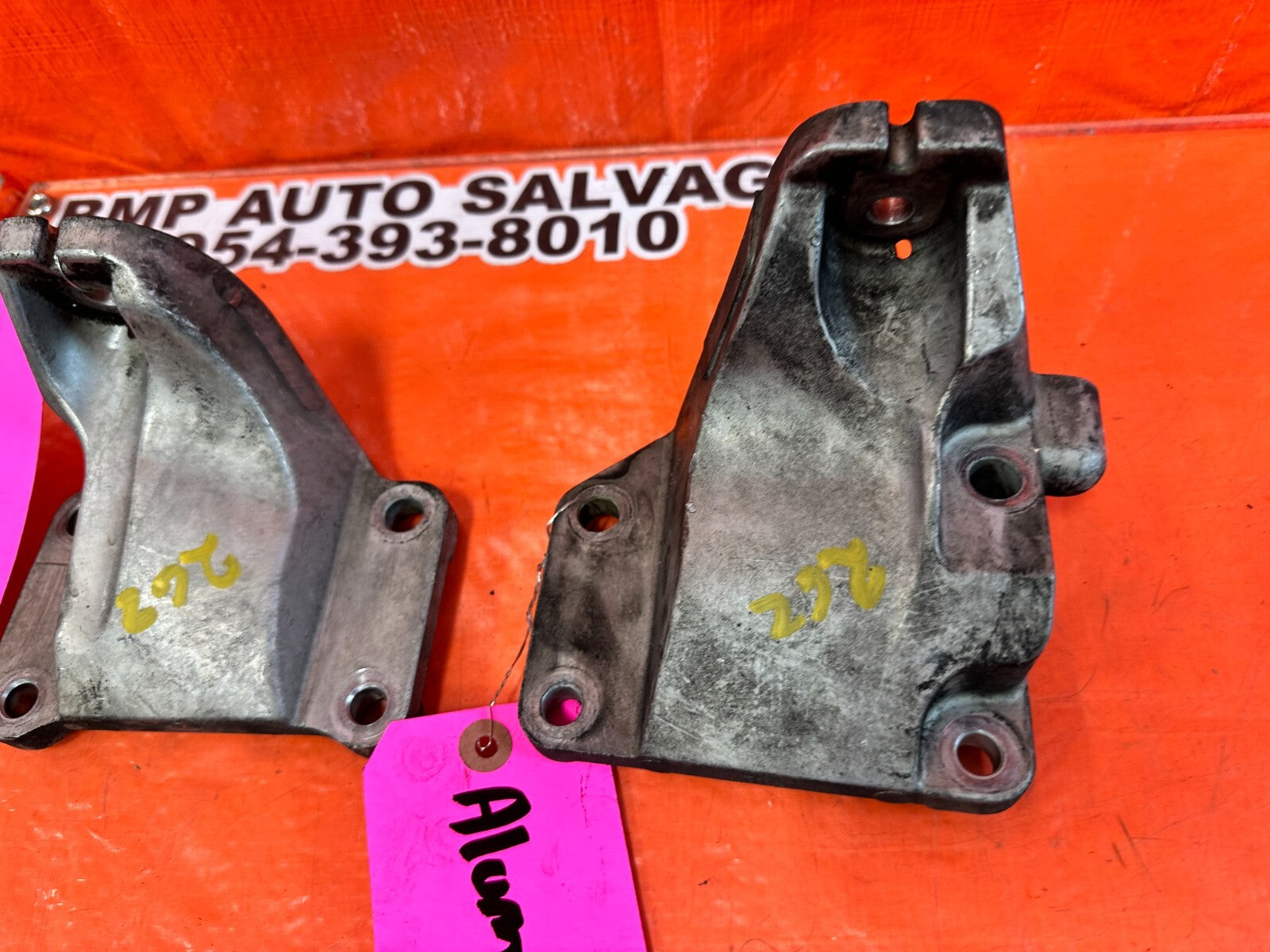 03 09 NISSAN 350Z   LEFT AND RIGHT ALUMINUM ENGINE BLOCK BRACKETS   OEM #2626
