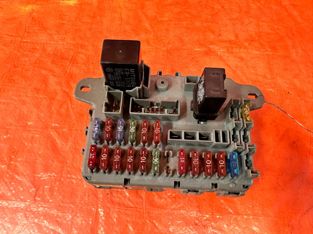 90 91 HONDA CIVIC HATCHBACK   INTERIOR CABIN UNDER DASH FUSE BOX PANEL   OEM 3171