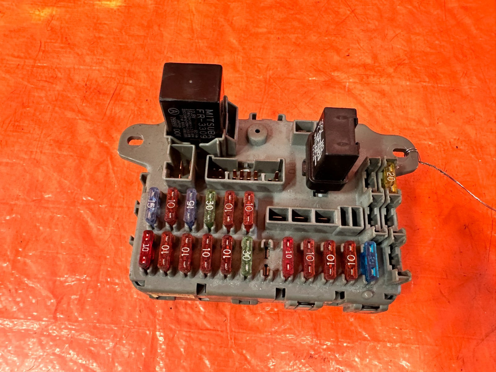 90 91 HONDA CIVIC HATCHBACK   INTERIOR CABIN UNDER DASH FUSE BOX PANEL   OEM 3171