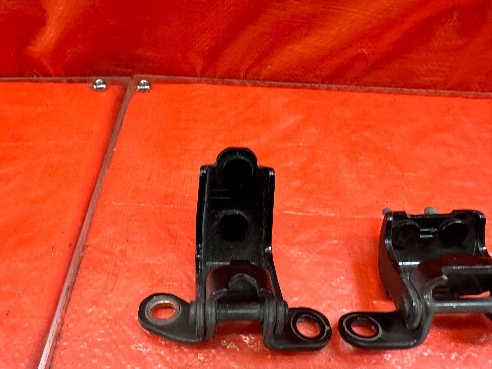 04 08 ACURA TSX   DRIVER LEFT REAR   DOOR HINGE SET UPPER LOWER   OEM #2058