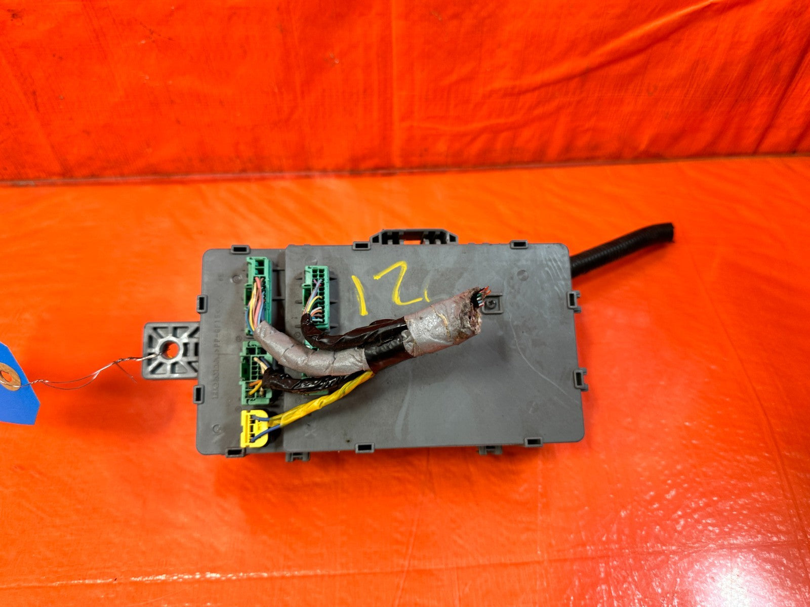 09 10 ACURA TSX 6 SPEED INTERIOR CABIN UNDER DASH FUSE BOX PANEL RIGHT SIDE 3218