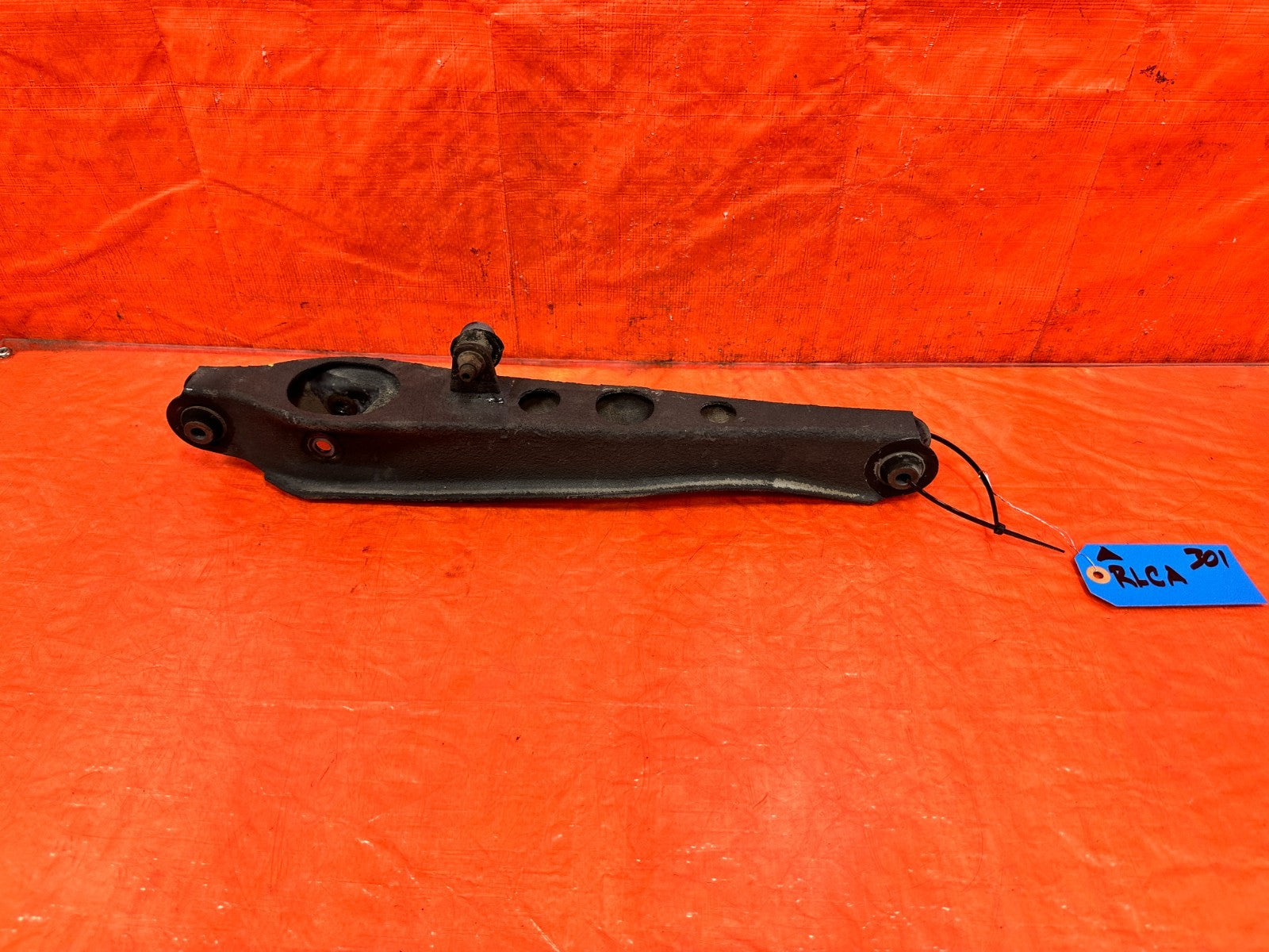 97 01 HONDA CR V CRV   REAR LOWER CONTROL ARM   DRIVER LEFT  SIDE   OEM #3010