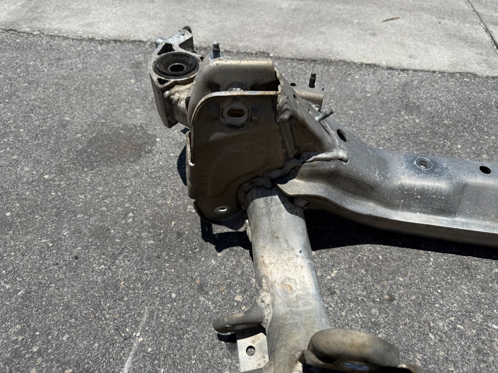 03 07 INFINITI G35 COUPE   REAR SUBFRAME CROSSMEMBER K FRAME   ALUMINUM OEM 2986