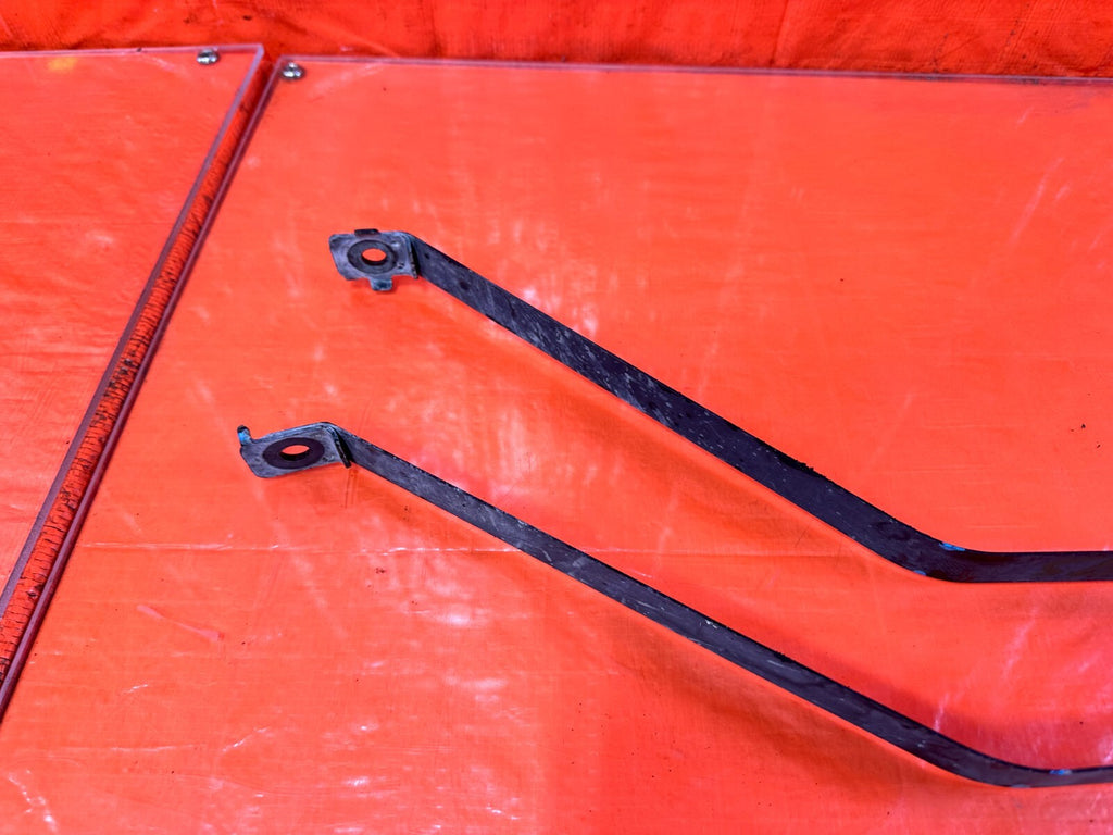 04 08 ACURA TSX   GASOLINE GAS FUEL TANK STRAP SET STRAPS SUPPORTS   OEM #2756