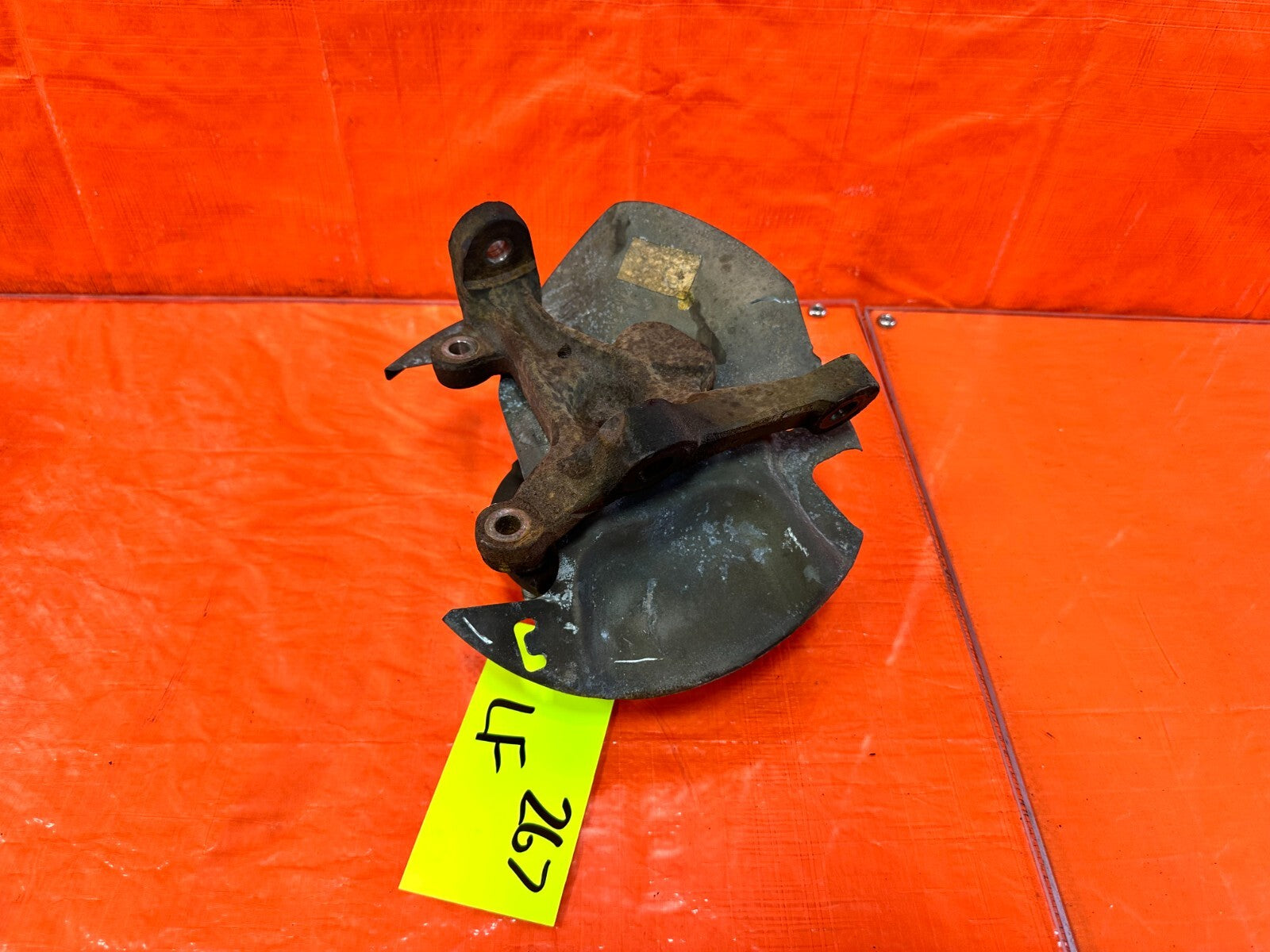 90 93 MAZDA MX 5 MIATA   DRIVER LEFT FRONT SPINDLE KNUCKE HUB NON ABS OEM #26710