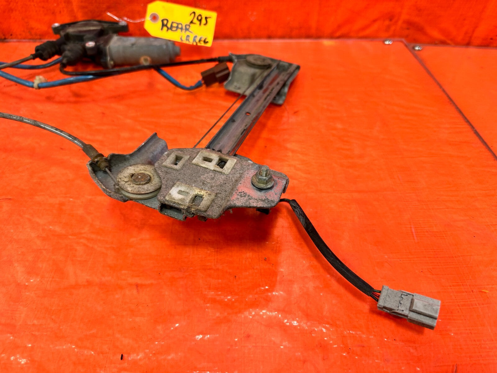 93 97 HONDA DEL SOL   REAR GLASS WINDSHIELD WINDOW REGULATOR W/ MOTOR   OEM #2951