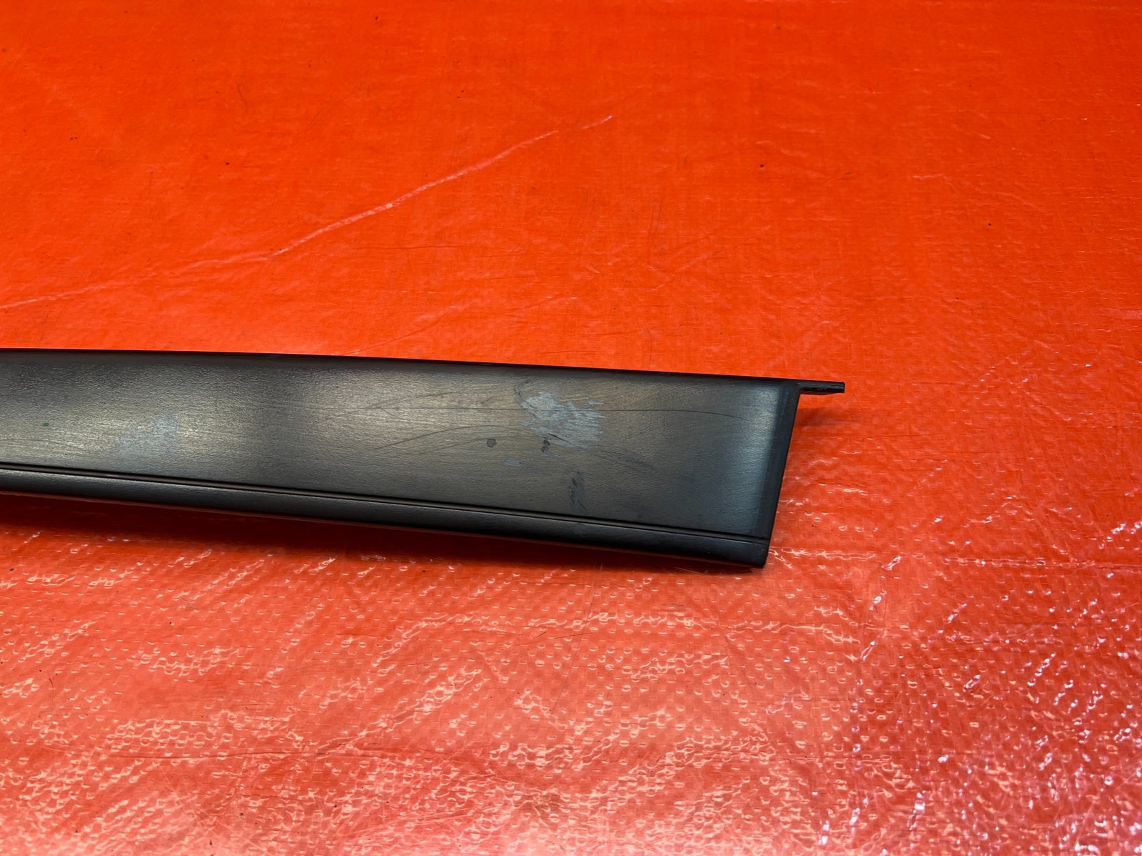 98 02 HONDA ACCORD SEDAN   PASSENGER RIGHT REAR DOOR SASH TRIM MOLDING OEM #1674