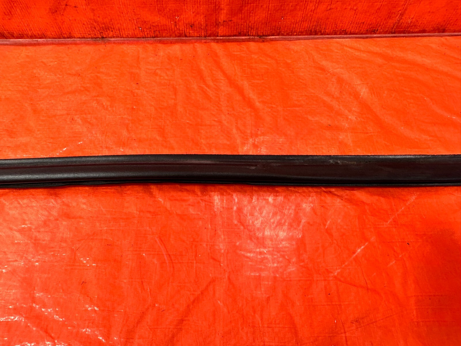 88 89 HONDA CRX   DRIVER LEFT UPPER TOP OF THE DOOR WEATHER STRIP OEM #2773