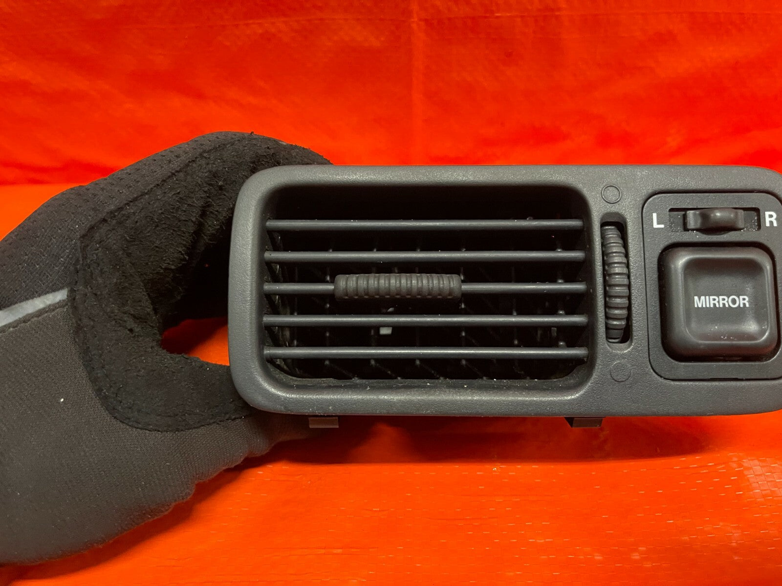 97 01 HONDA CR V CRV   POWER MIRROR SWITCH W/ AC VENT COMPLETE SET UP   OEM OE5