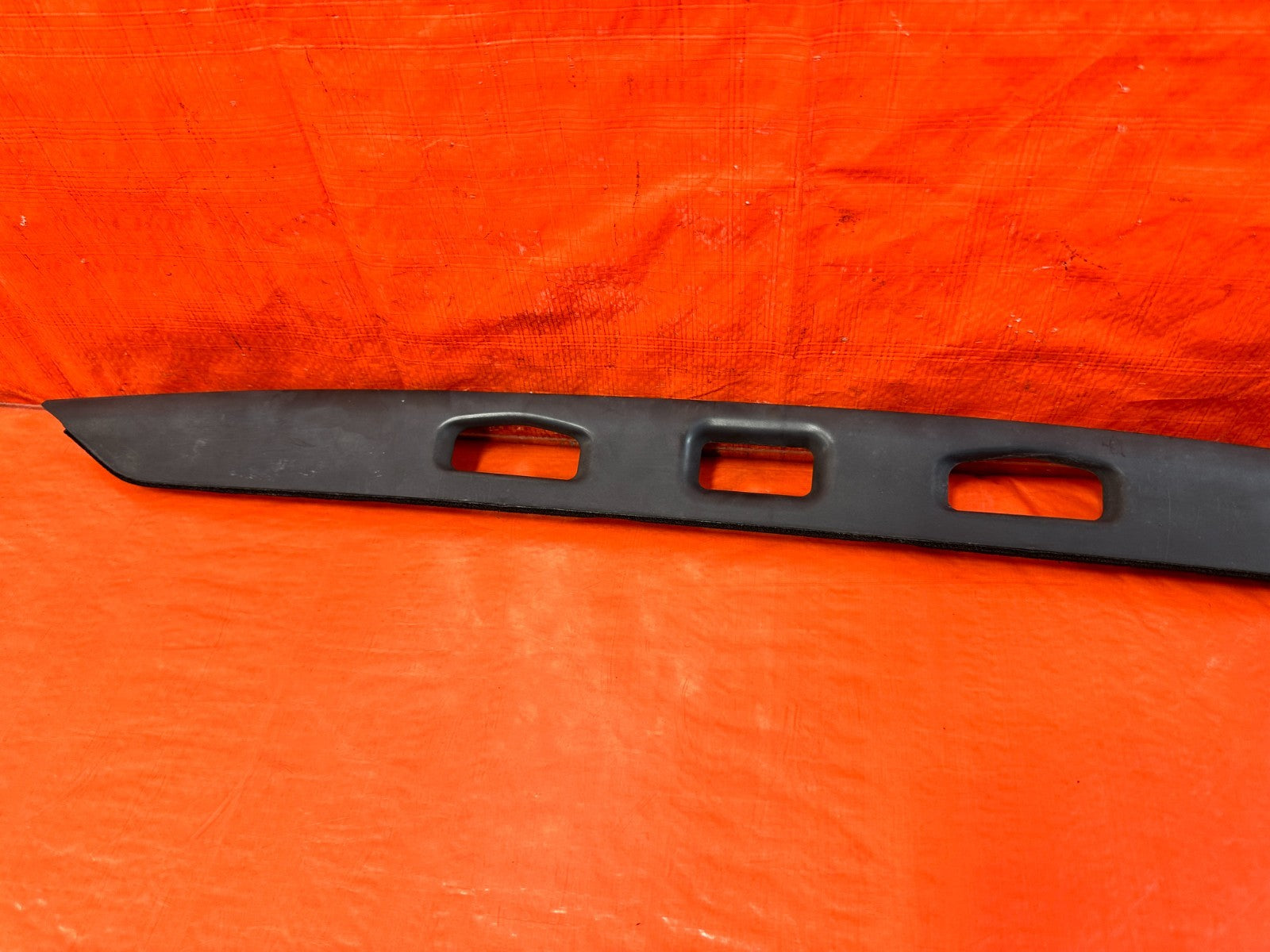 09 14 ACURA TSX   REAR TRUNK LICENSE PLATE LIGHT LAMP TRIM PLASTIC   OEM #3215