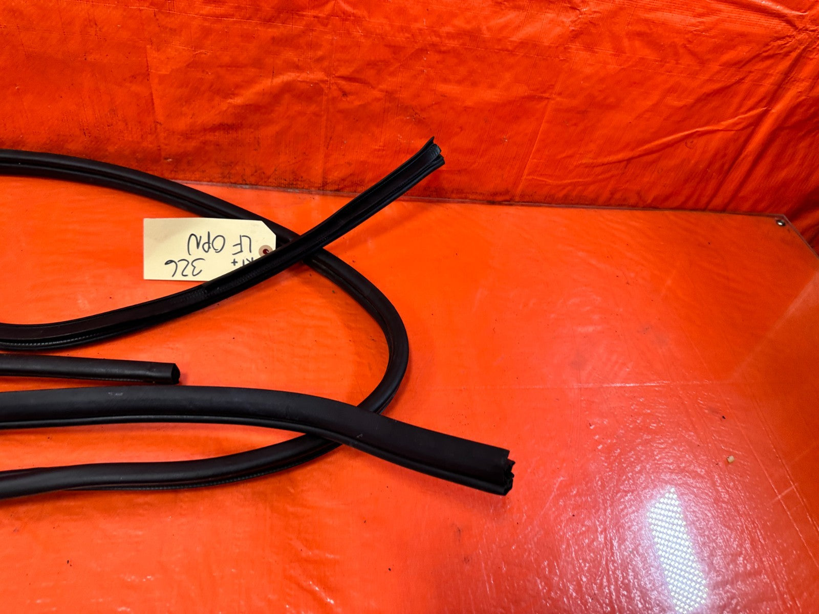 HYUNDAI GENESIS COUPE   CHASSIS TO DOOR OPEN TRIM WEATHER STRIP LEFT RIGHT 3261