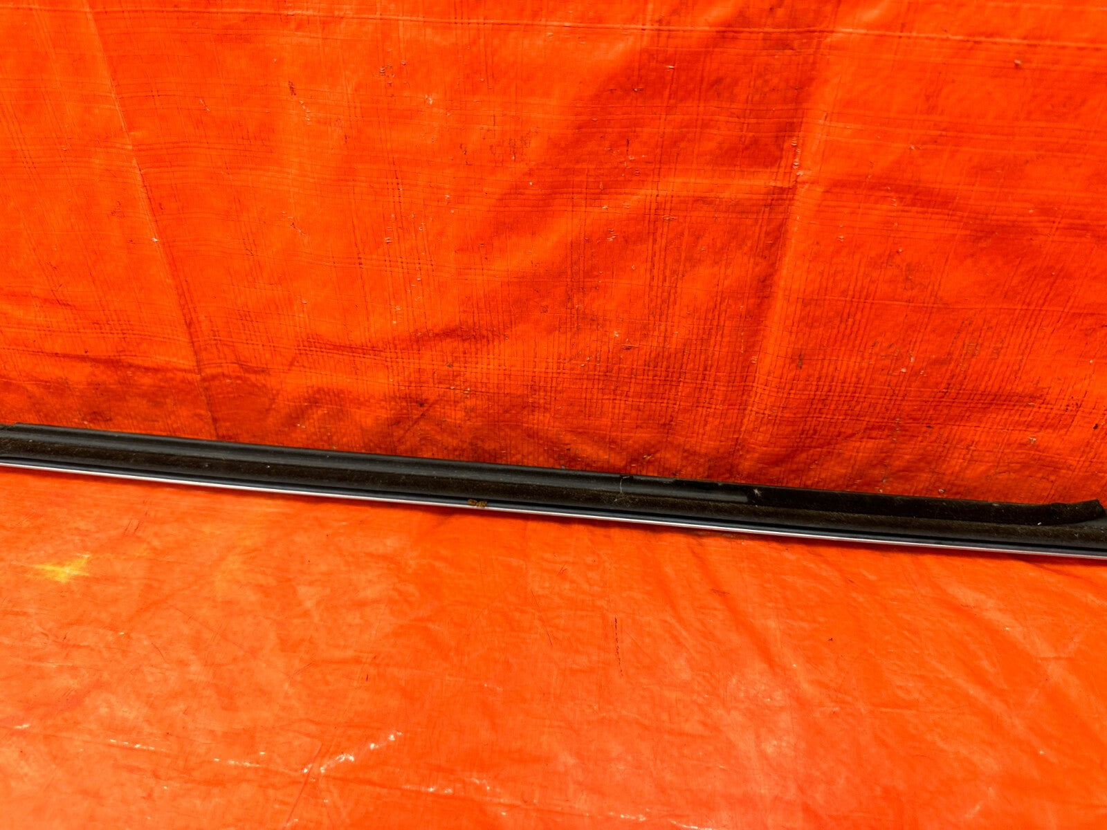 04 08 ACURA TSX   RIGHT REAR EXTERIOR WINDOW GLASS TRIM   OEM FACTORY #2919