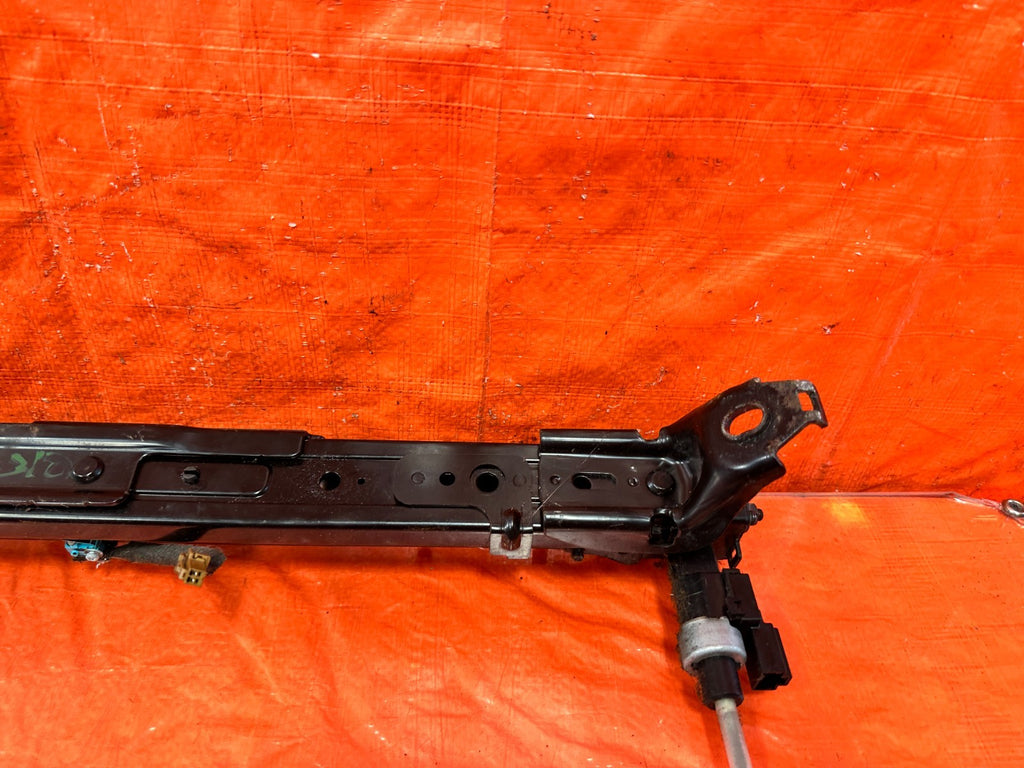 09 15 INFINITI G37 CONVERTIBLE   DRIVER LEFT SEAT RAIL WITH ALL MOTORS   OEM 3105