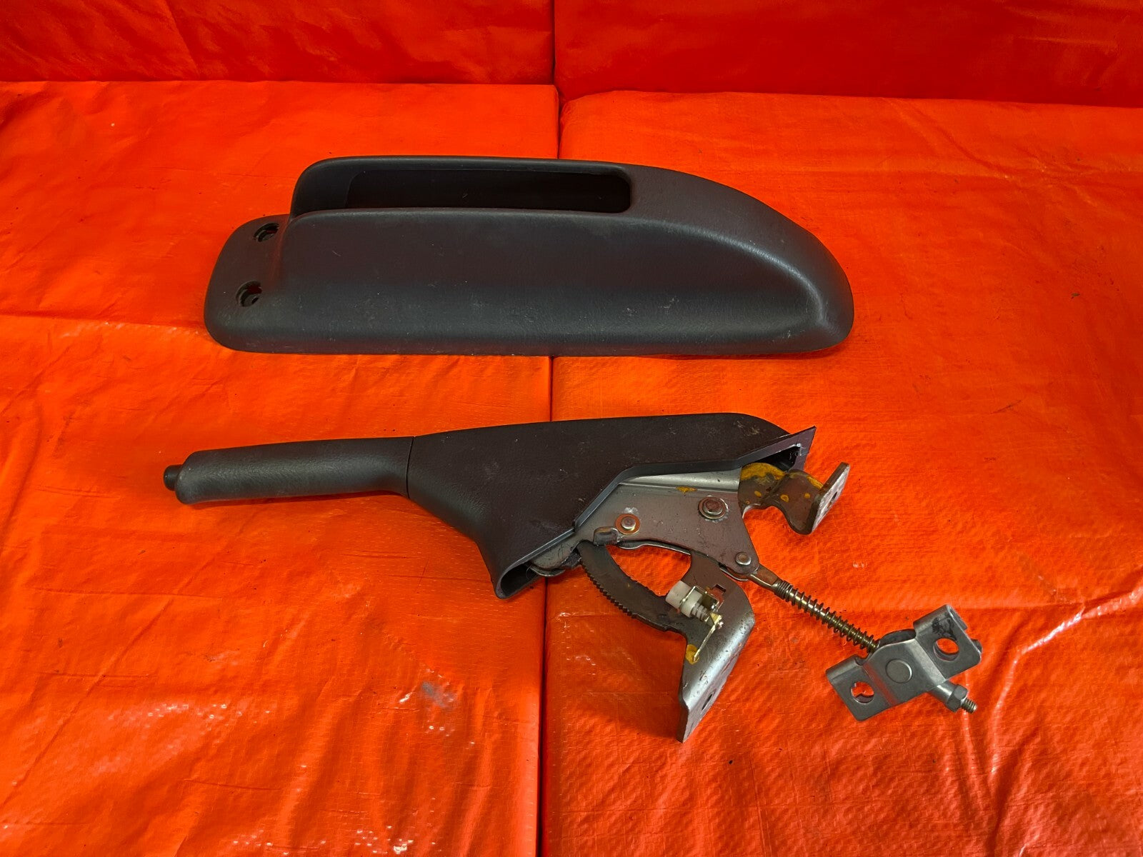 99 01 HONDA CR V CRV   EMERGENCY E PARKING BRAKE GRAB HANDLE W/ TRIM   OEM OE8