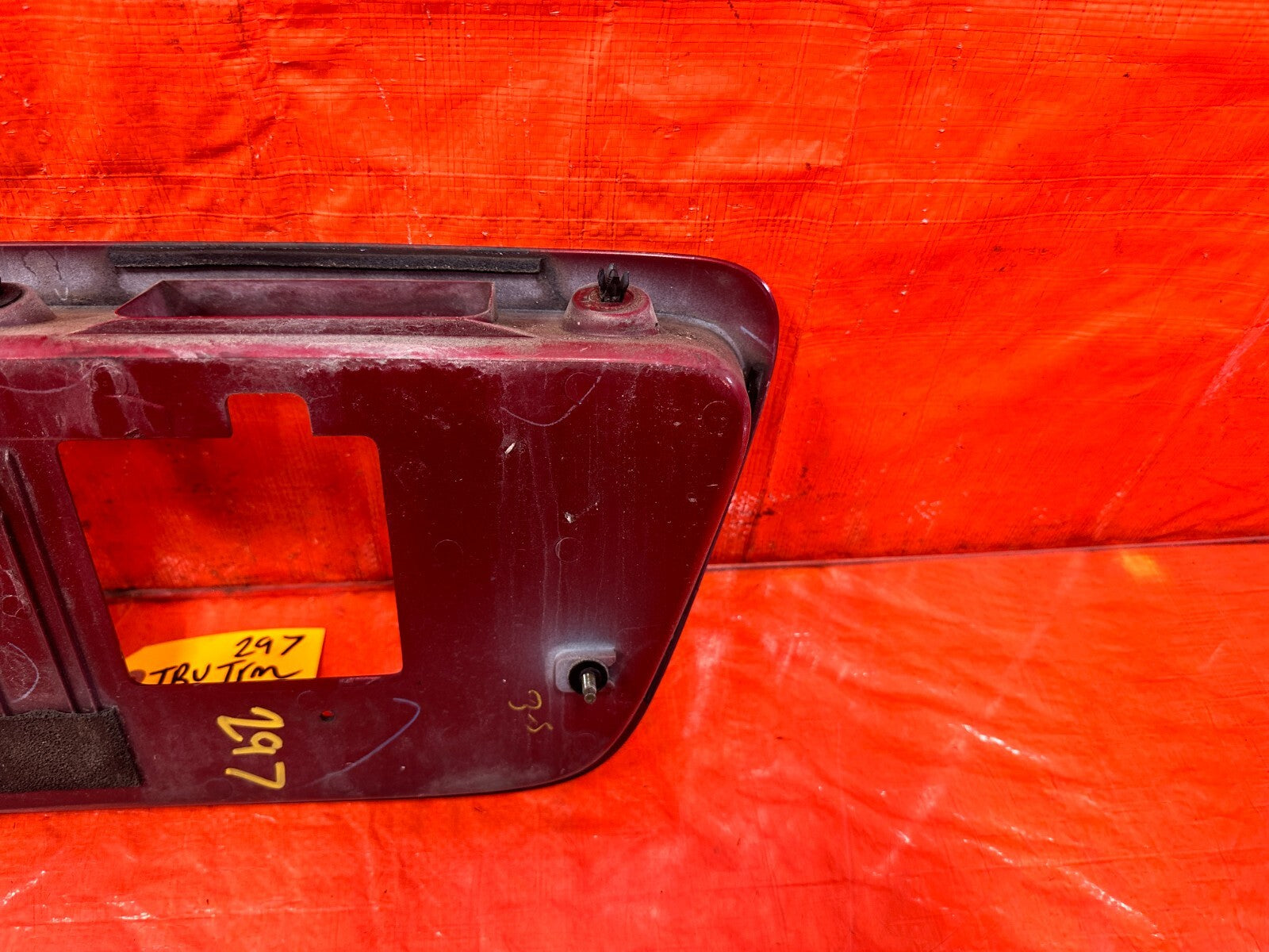 99 00 HONDA CIVIC   SEDAN   REAR TRUNK LID LICENSE PLATE HOLDER TRIM   OEM #2962