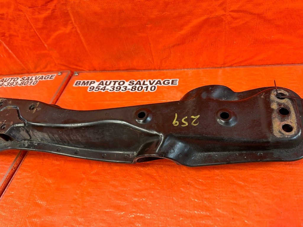 97 01 HONDA PRELUDE   SUB FRAME CROSSMEMBER W/ RODS   FRONT PORTION   OEM #2596
